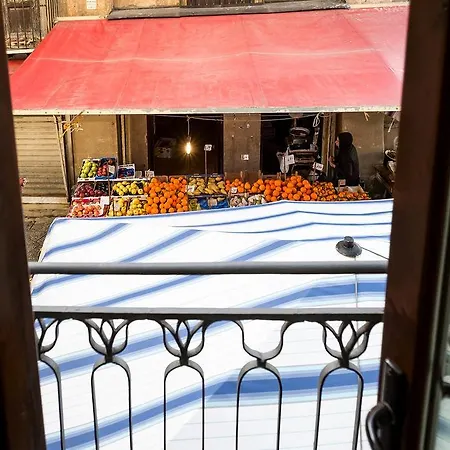 Apartment La Finestra Sul Mercato In Centro A