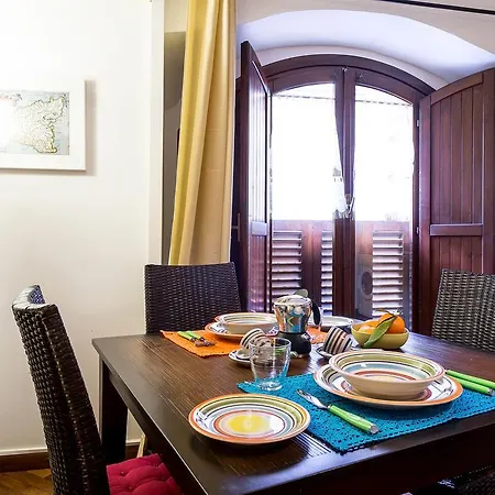 Apartment La Finestra Sul Mercato In Centro A