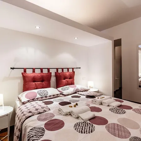 Apartment La Finestra Sul Mercato In Centro A