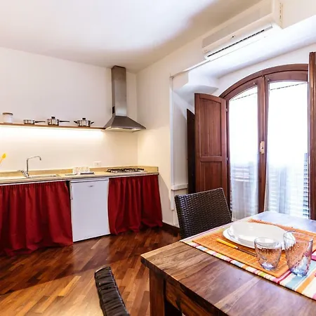 La Finestra Sul Mercato In Centro A Apartment *